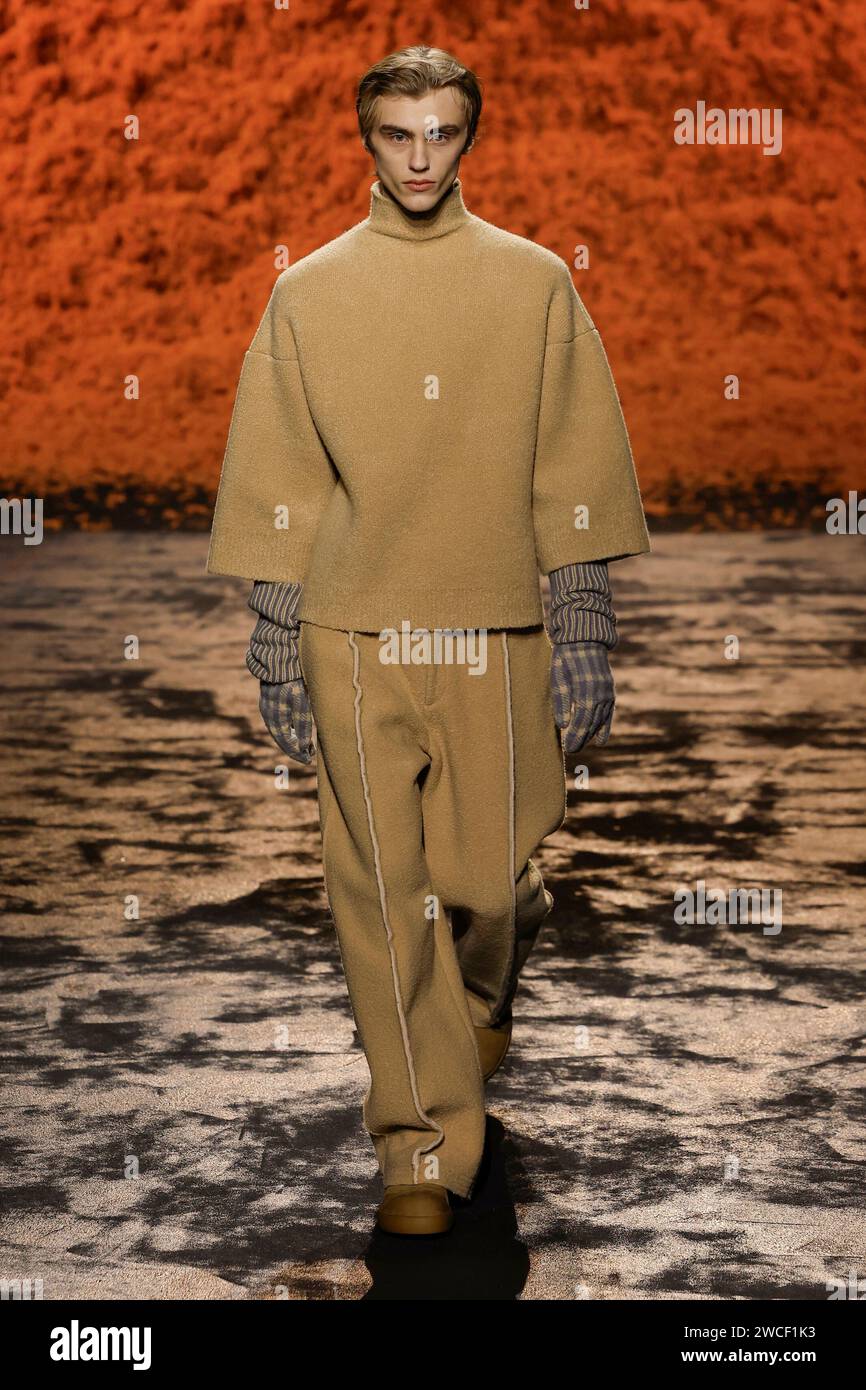 Mailand, Italien. Januar 2024. ZEGNA Herbst/Winter 2024-2025 Runway während der Milan Fashion Week Herrenmode am 2024. Januar - Mailand; Italien 15/01/2024 Credit: dpa/Alamy Live News Stockfoto