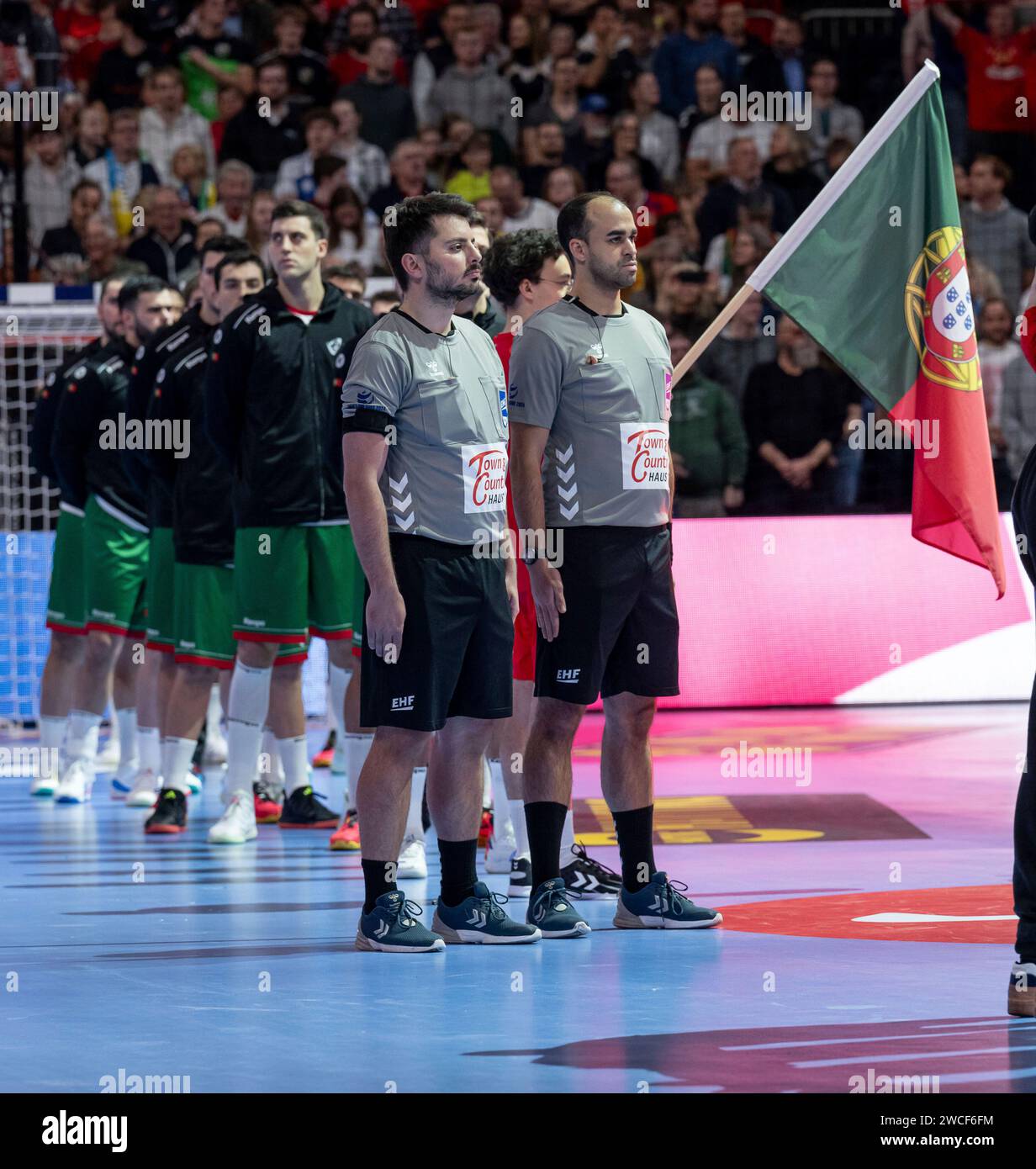 München, Deutschland. Januar 2024. Die Schiedsrichter der Begegnung