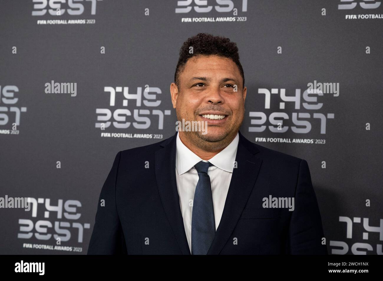 London, Großbritannien. Januar 2024. Der ehemalige brasilianische Fußballspieler Ronaldo kommt am 15. Januar 2024 bei den Best FIFA Football Awards 2023 in London, Großbritannien. Quelle: Stephen Chung/Xinhua/Alamy Live News Stockfoto