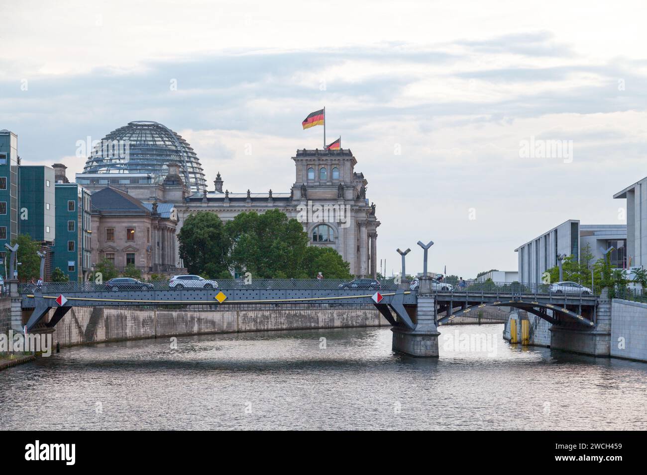 Berlin, Deutschland - 03. Juni 2019: Der Reichstag ist ein historisches Gebäude, das für den Reichstag des Deutschen Reiches errichtet wurde. T Stockfoto