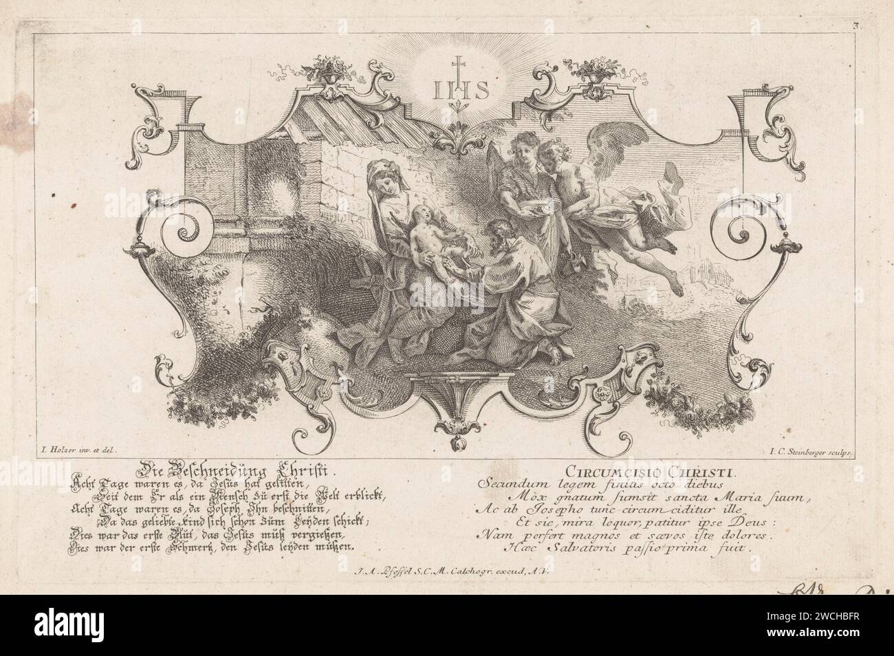 Besnijdenis van Christus, Johann Christoph Steinberger, nach Johann Evangelist Holzer, 1719–1727 Druck der Beschneidung Christi. Ein Priester lässt das Christkind, das auf Marias Schoß sitzt, klingeln. Zwei Engel sehen rechts in der Landschaft. Um die Show herum ein Rocaillerahmen mit den Buchstaben IHS. Zweimal ein siebenstelliger deutscher und lateinischer Text am unteren Rand. Augsburger Papier zur Ätzung des Christuskindes durch den Priester im Tempel (Lukas 2,21) Stockfoto