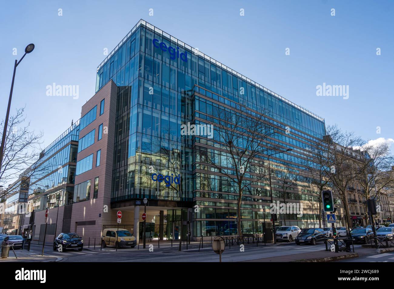 Außenansicht des Cegid-Gebäudes in Boulogne-Billancourt. Cegid ist ein französisches Unternehmen, das sich auf Buchhaltungs- und Managementsoftware spezialisiert hat Stockfoto