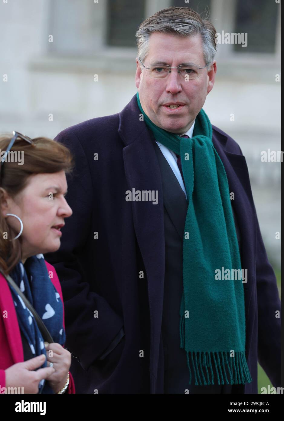 London, Großbritannien. Januar 2024. Image © lizenziert für Parsons Media. 16/01/2024. London, Vereinigtes Königreich. Thanksgiving für Betty Boothroyd. 1922 der Vorsitzende des Komitees, Sir Graham Brady, nimmt an einem Thanksgiving für das Leben und Werk des Rt Hon Teil. Die Baroness Boothroyd findet in der St Margaret's Church Westminster Abbey, London, statt. Foto: andrew parsons/Alamy Live News Stockfoto