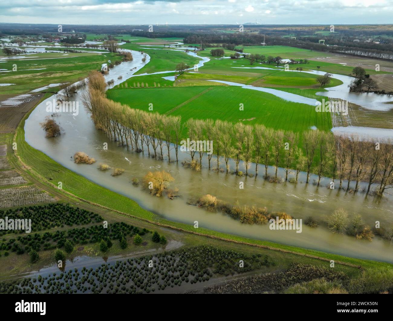 Hünxe, Nordrhein-Westfalen, Deutschland - Hochwasser an der Lippe, Fluss im Ruhrgebiet. Stockfoto