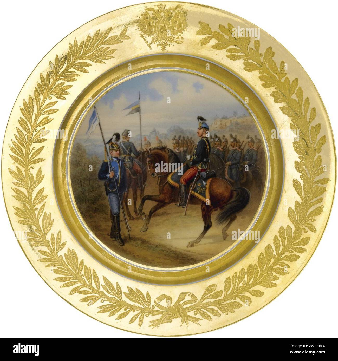 Eine Porzellanplatte aus einem Militärdienst, Kaiserliche Porzellanmanufaktur, 1882 (2. Gardedivision und 2. Division des Pskow-, Kurljandia- und Pawlograder Regiments). Stockfoto