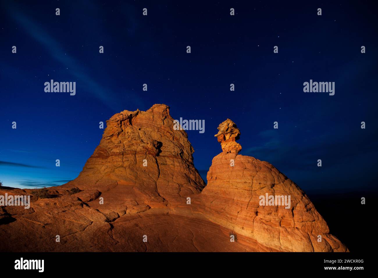 Abenddämmerung mit dem Big Dipper über South Coyote Buttes im Vermilion Cliffs National Monument in Arizona. Stockfoto