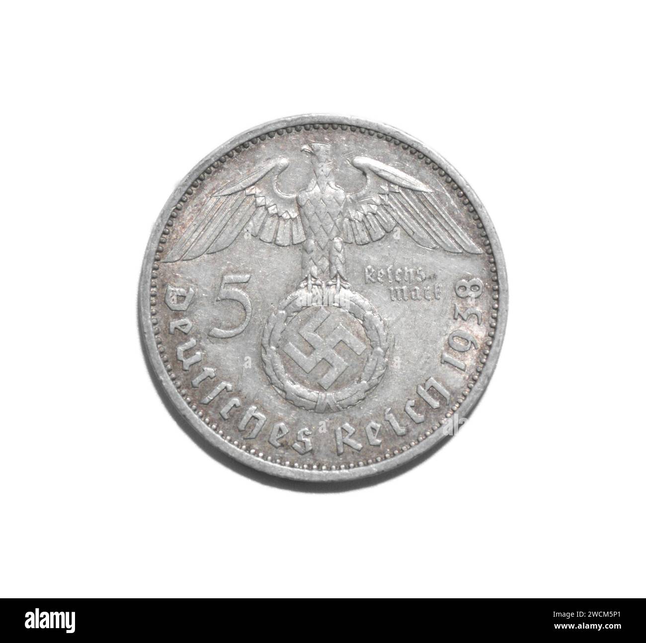 5 Reichsmark 1938 A - Paul von Hindenburg 1847 - 1934 deutscher Münzadler mit Hakenkreuz im Kranz. Deutsches Reich Rückseite isoliert auf Wi Stockfoto