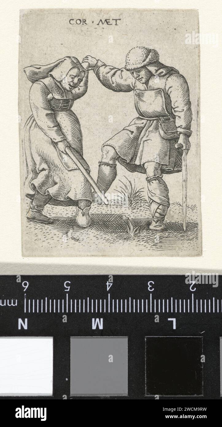 Tanzender Mann und Frau, gekleidet als Bauern, Cornelis Massijs, nach 1538 – vor 1577 gedruckt in der Zeit, als diese Serie entstand, war „Krepel“ ein generisches Wort, um eine körperliche Behinderung des Unterkörpers zu beschreiben. Diese Serie ist soziale Satire. Eine Frau und ein Mann, gekleidet wie Bauern, tanzen und halten sich gegenseitig die Hände. Die Frau hält einen Stock in der anderen Hand und der Mann lehnt sich auf einen Hocker. Antwerpener Papierstich mit körperlicher Behinderung. Landwirte. Ein Paar tanzt, Mann und Frau tanzt als Paar. Tanzen. Krücken. Volkstracht, regionale Tracht. Soziale Schichtung, soziale Gruppen Stockfoto