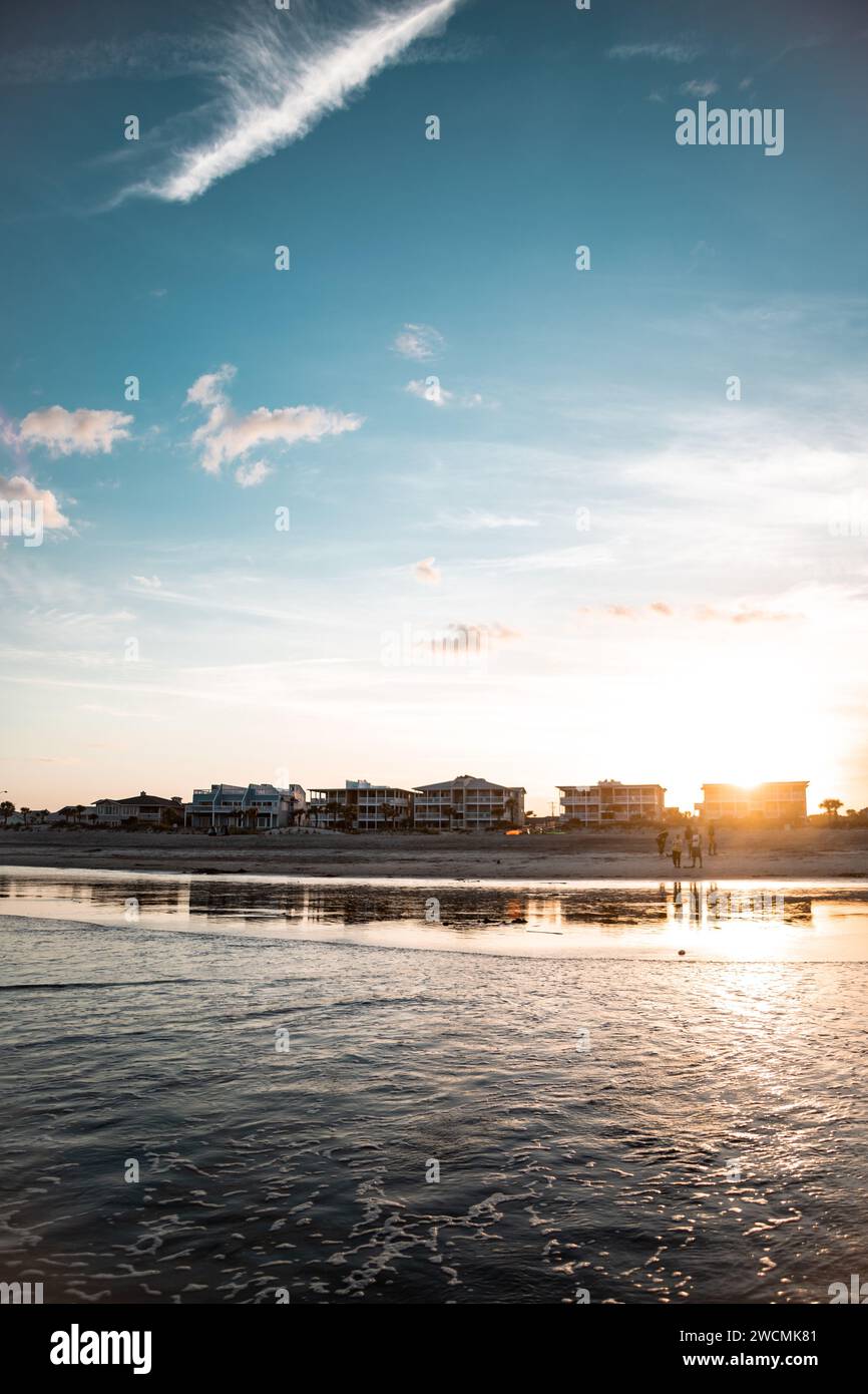 Strandhäuser mit Blick auf den Strand in Tybee Island, Georgia Stockfoto