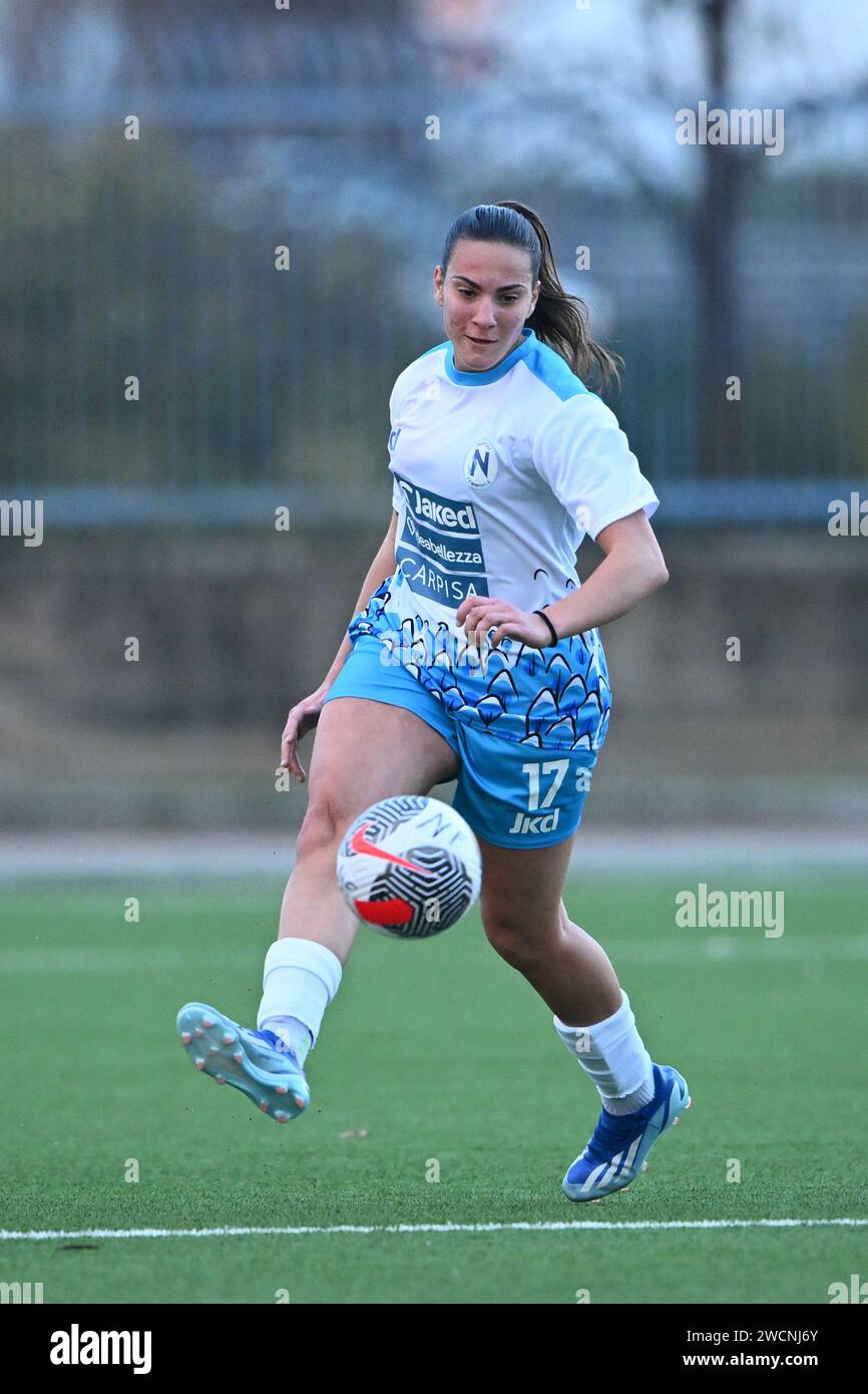 Alice Corelli von Napoli femminile in Aktion beim Spiel der Frauen in der Coppa Italia Frecciarossa zwischen Napoli Frauen und AS Roma Frauen im Stadio Giuseppe Piccolo am 16. Januar 2024 in Cercola (NA), Italien. Quelle: Nicola Ianuale/Alamy Live News Stockfoto