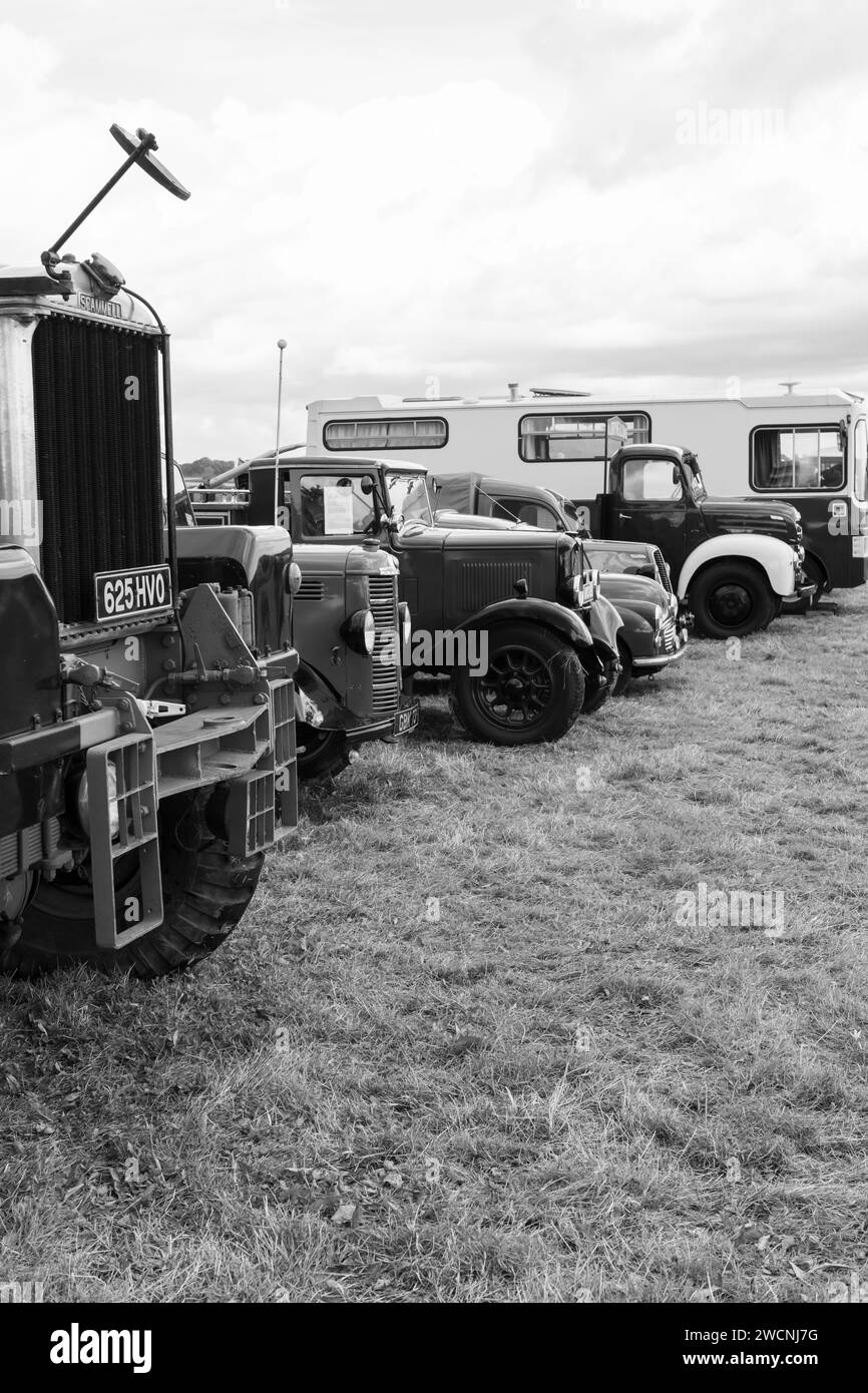 Low Ham.Somerset.United Kingdom.23. Juli 2023.auf der Somerset Steam and Country Show ist Eine Reihe von Oldtimern zu sehen Stockfoto