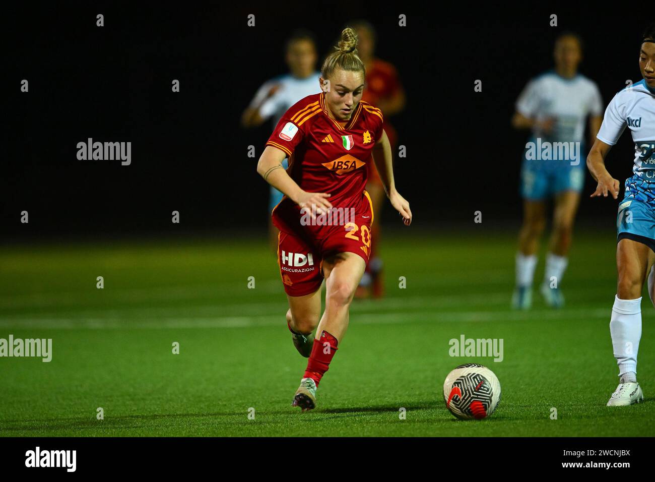 Giada Greggi von AS Roma Women in Aktion beim Spiel der Frauen in der Coppa Italia Frecciarossa zwischen Napoli Frauen und AS Roma Frauen im Stadio Giuseppe Piccolo am 16. Januar 2024 in Cercola (NA), Italien. Quelle: Nicola Ianuale/Alamy Live News Stockfoto