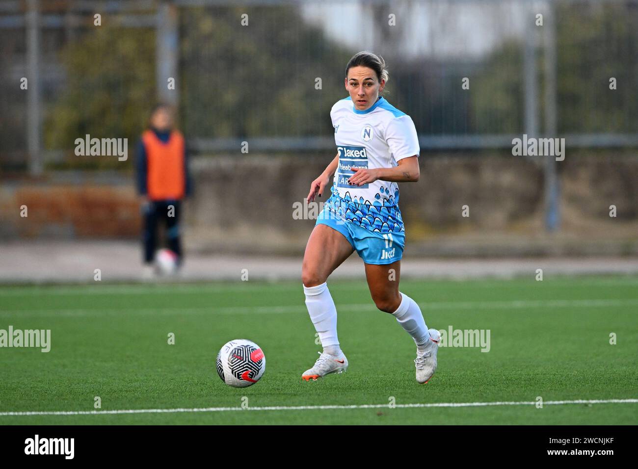 Gina Chmielinski von Napoli femminile in Aktion beim Spiel der Frauen in der Coppa Italia Frecciarossa zwischen Napoli Frauen und AS Roma Frauen im Stadio Giuseppe Piccolo am 16. Januar 2024 in Cercola (NA), Italien. Quelle: Nicola Ianuale/Alamy Live News Stockfoto