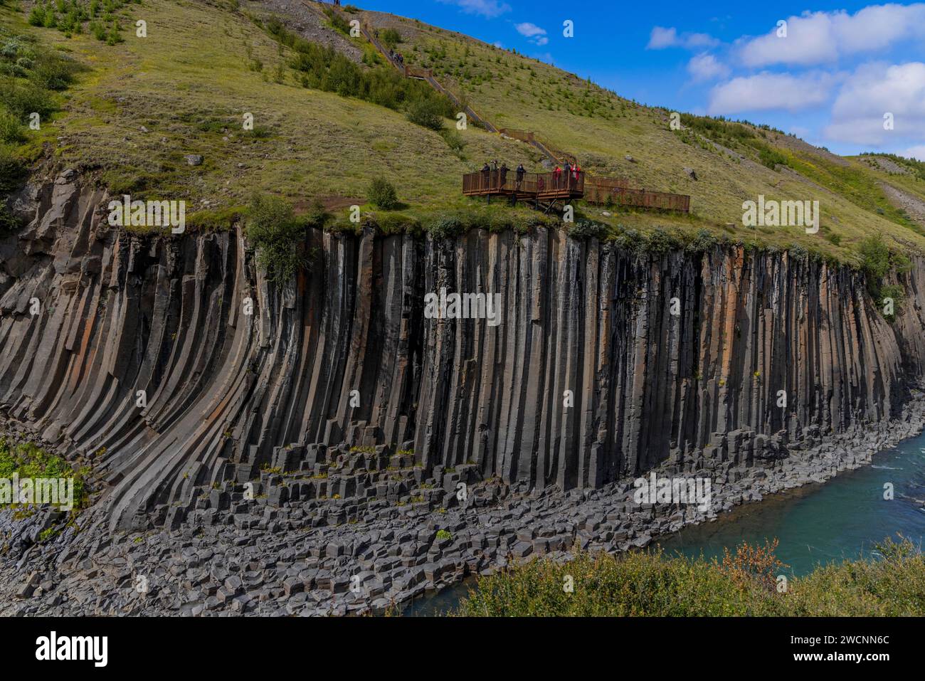 Studlagil Canyon, Basaltsäulen. Größte Basaltsäulensammlung in Island im Osten Islands Stockfoto