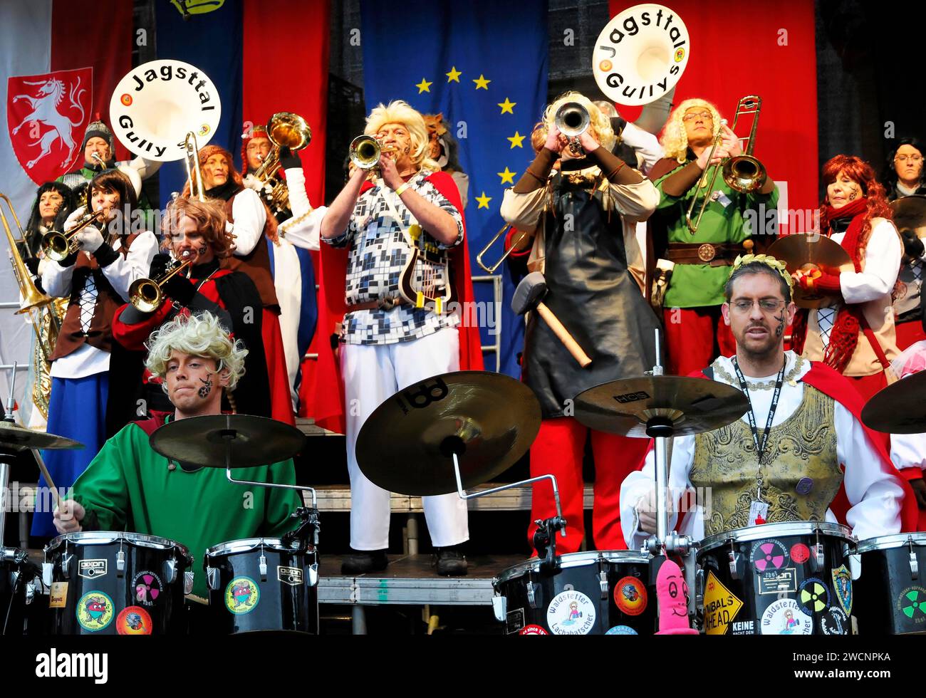 Musiker der Guggenmusikgruppe Jagsttal Gully, Deutschland, 30. Internationales GUGGENMUSIK-TREFFEN 02. Und 03. Februar 2013 in Schwäbisch Gmuend Stockfoto
