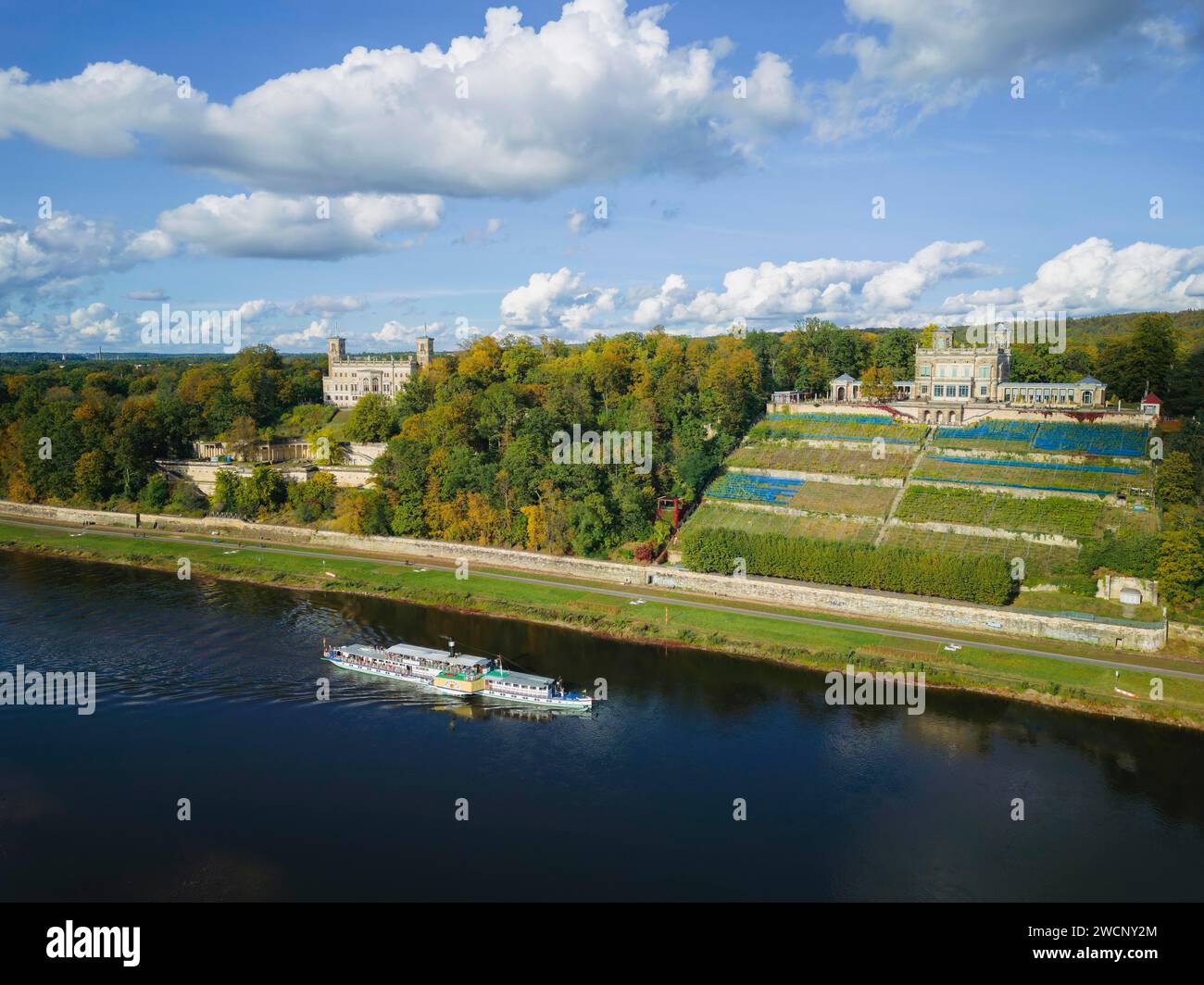 Elbtal mit Elbburgen und Elbdampfer Meißen, Dresden, Sachsen, Deutschland Stockfoto