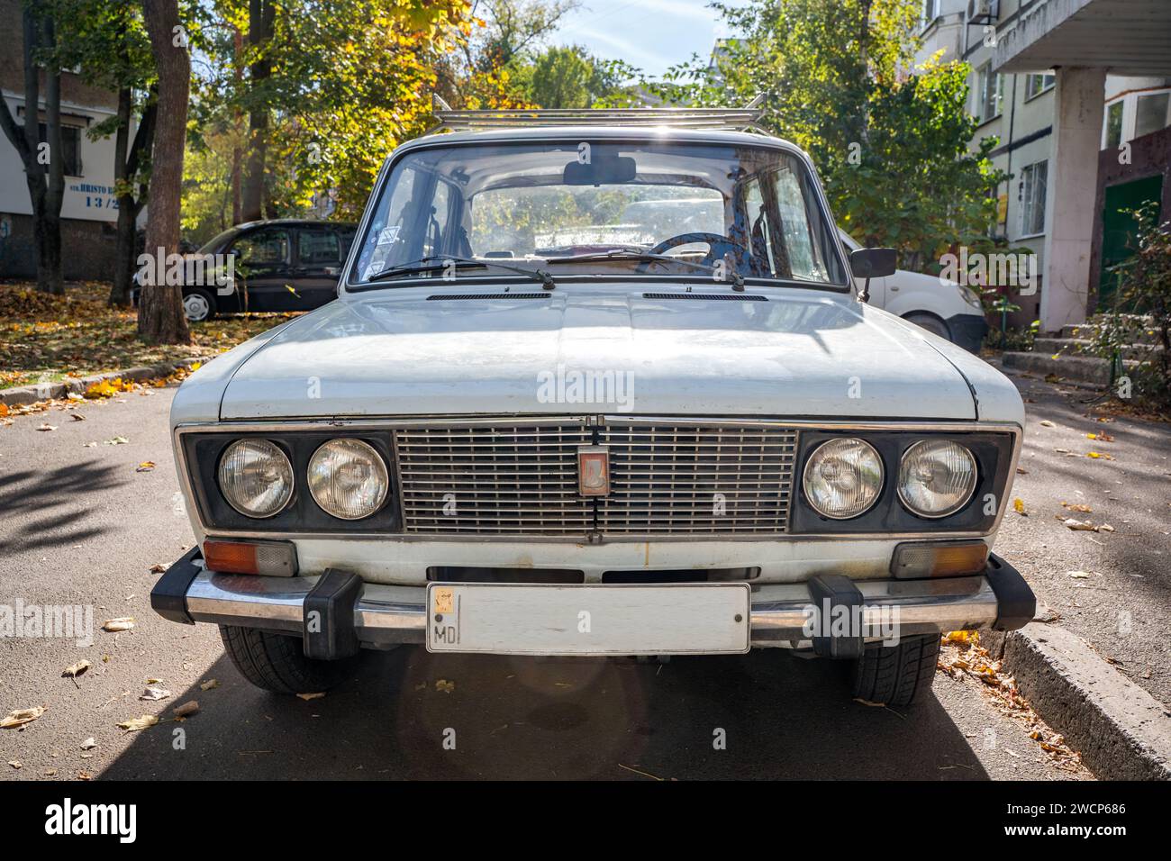 Nahaufnahme der Vorderseite des alten zhiguli-Autos Stockfoto