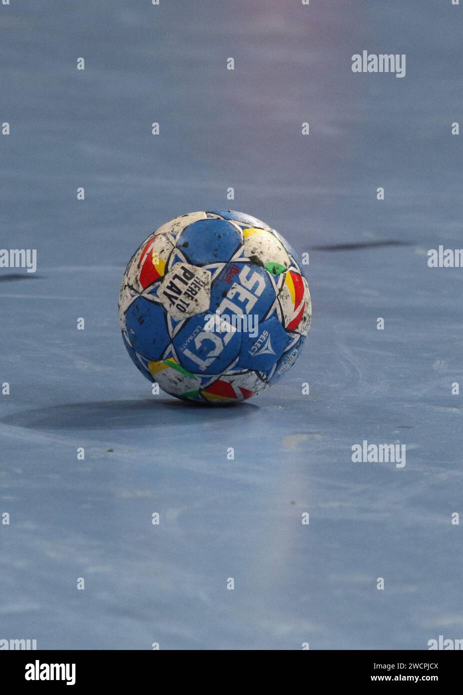 MÜNCHEN, Deutschland. , . Handball wurde während der Handball-Europameisterschaft der Männer, EHF EURO 2024, DANMARK gegen PORTUGAL, am 15. Januar im Olympiapark-Stadion gezeigt. In München (Foto von Arthur THILL/ATP Images) (THILL Arthur/ATP/SPP) Credit: SPP Sport Press Photo. /Alamy Live News Stockfoto