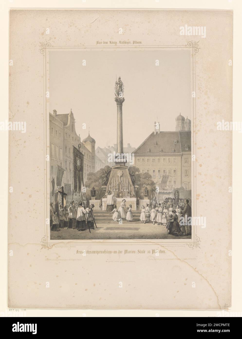 Fronleichnamsprozession an der Mariensäule in München, Arthur Georg von Ramberg, nach Boehme, 1850–1859 Printverlag: Münchenpublisher: London Paper. Prozession  christliche Religion. Dorfplatz, Platz. Denkmal, Statue München Stockfoto