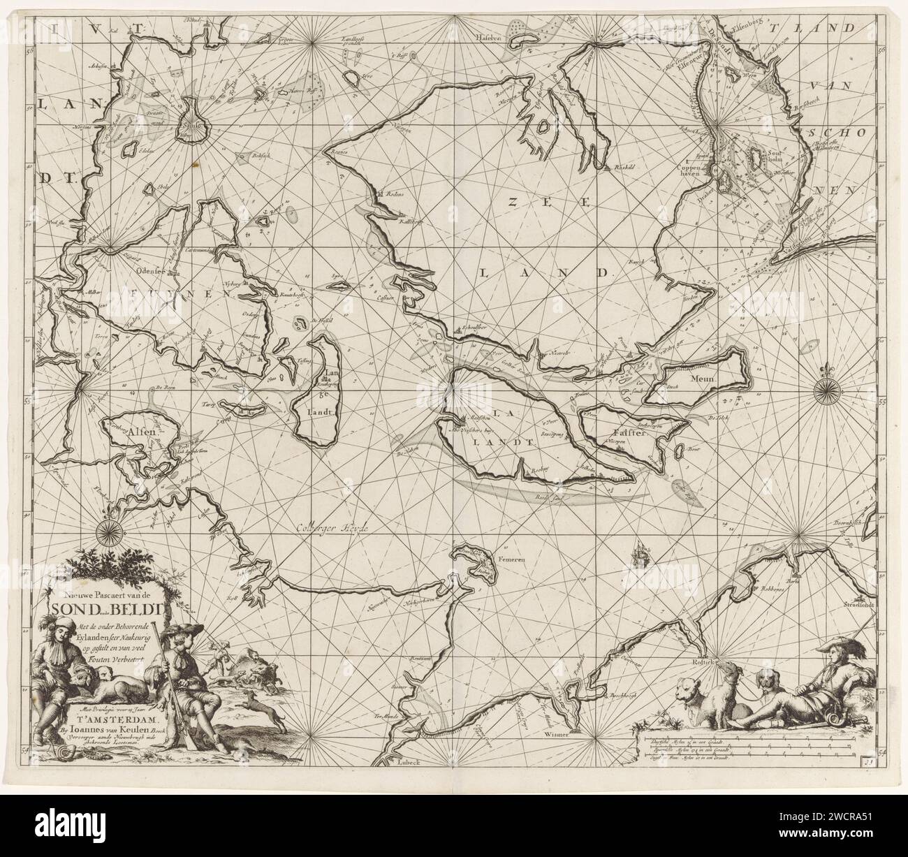 Pass der dänischen Inseln, mit Teil der Küste Schwedens und Deutschlands, Jan Luyken, 1681 - 1799 drucken Pass Karte der dänischen Inseln, mit einem Teil der Küste Schwedens und Deutschlands, mit zwei Kompassrosen, der Norden ist oben. Unten links eine Kartusche mit dem Titel und der Adresse des Verlegers, mit zwei Jägern. Einer der Jäger sieht, wie sein Kamerad zusammen mit ein paar Hunden ein Wildschwein sucht. Unten rechts befindet sich ein vierter Jäger mit seinen drei Hunden auf der Skala, die in deutschen, spanischen und englischen oder französischen Meilen gezeigt werden. Amsterdam Papierätzung / Gravur Wildschweinjagd. jäger. Jagd Stockfoto