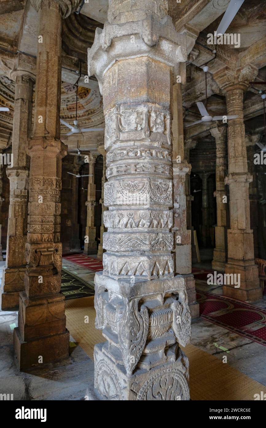 Ahmedabad, Indien - 10. Januar 2024: Darstellung der Moschee des Sultans Ahmad Shah in Ahmedabad, Gujarat, Indien. Stockfoto