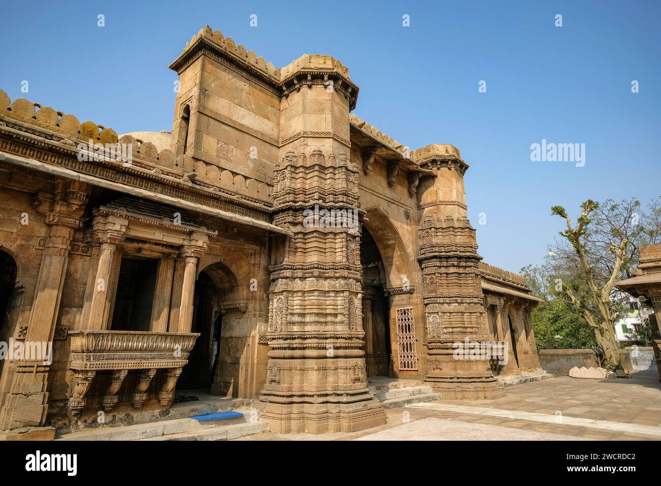 Ahmedabad, Indien - 11. Januar 2024: Hazrat Harir RA Masjid in Ahmedabad, Gujarat, Indien. Stockfoto
