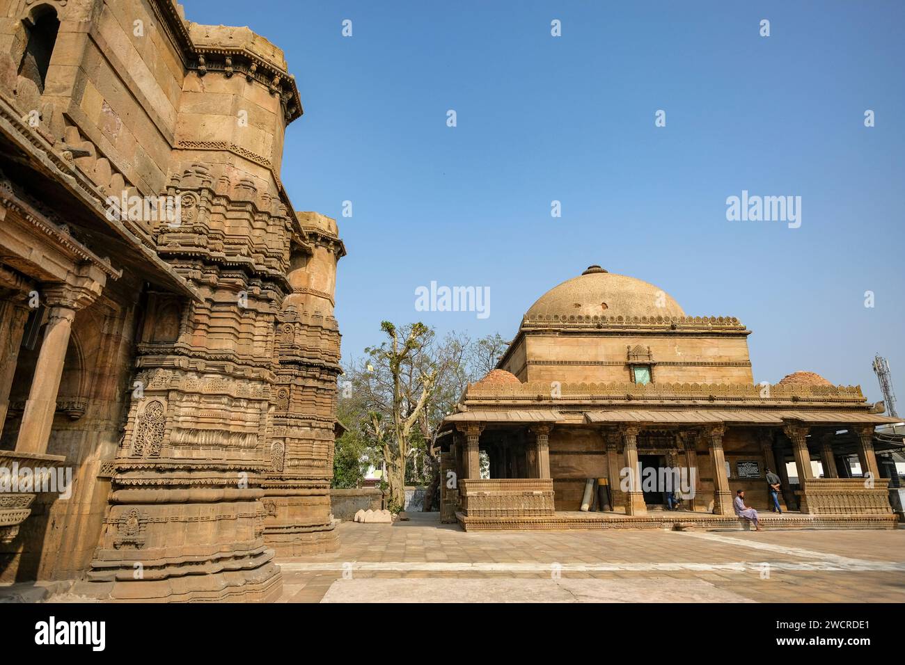 Ahmedabad, Indien - 11. Januar 2024: Hazrat Harir RA Masjid in Ahmedabad, Gujarat, Indien. Stockfoto
