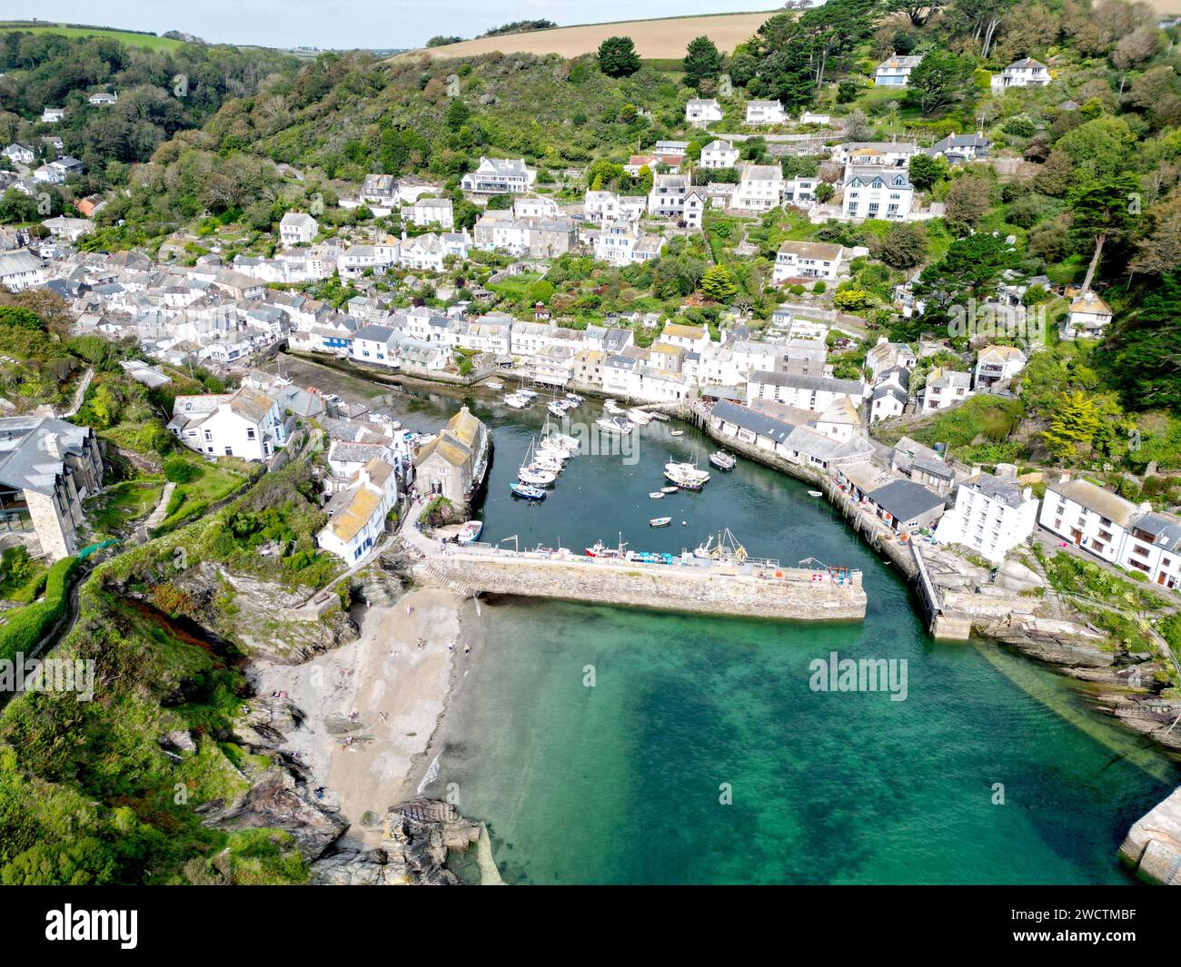 Polperro Fischerdorf Cornwall UK Drohne, Luftfahrt Stockfoto