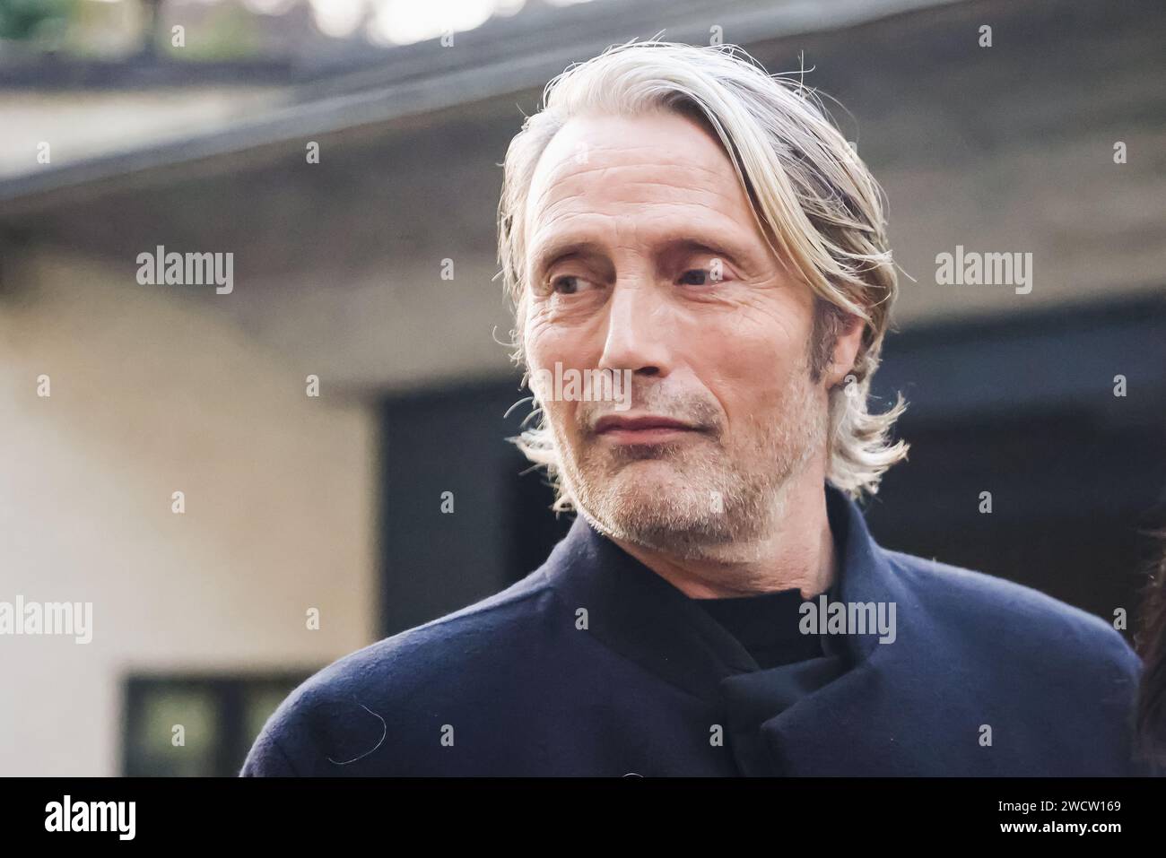 Mailand, Italien. Januar 2024. Mads Mikkelsen nimmt am 15. Januar 2024