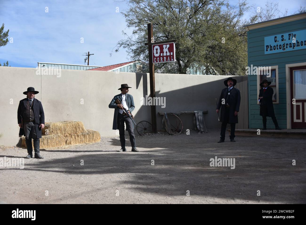 Grabstone, AZ. USA 12/30/2023. Der O.K. Corral Historic Complex bietet Besuchern jeden Alters eine Nachstellung der O.K. Corral Schießerei. Stockfoto