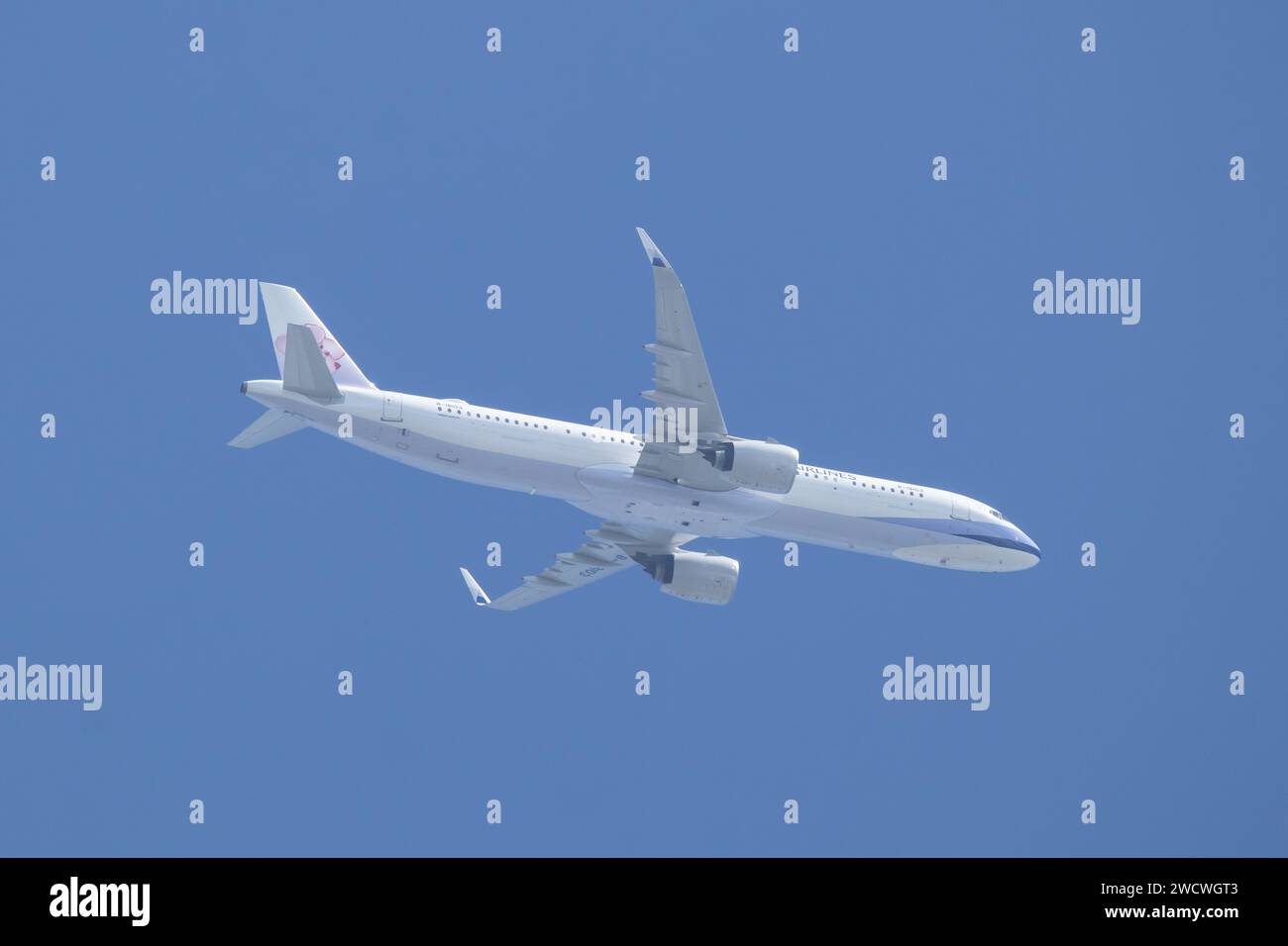 Chiangmai, Thailand - 3. November 2023: B-18103 Airbus A321 von China Airline. Fahren Sie vom Flughafen Chiangmai nach taipei Taiwan. Stockfoto
