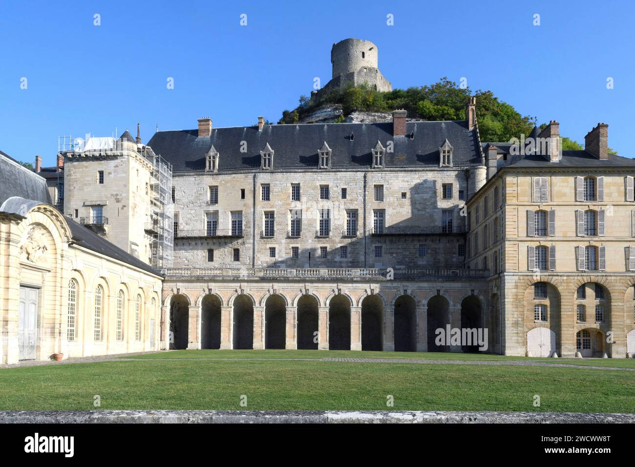 Ile de France Region, Val d'Oise, Schloss und Kerker von der Straße Stockfoto