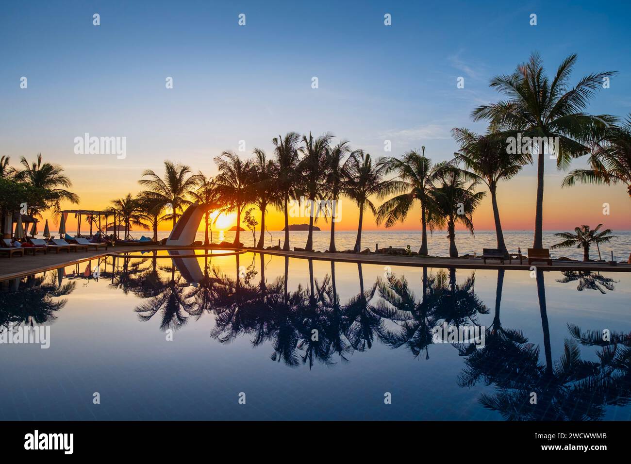 Thailand, Provinz trat, Insel Ko Chang, Strand Kai Bae, Sonnenuntergang vom Coral Resort Stockfoto