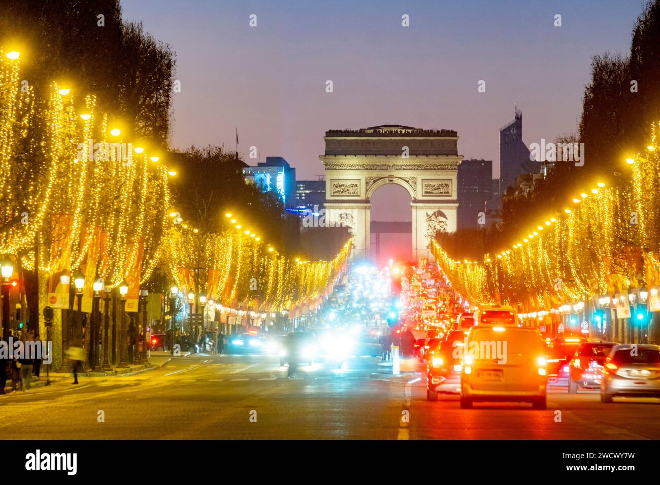 Frankreich, Paris, die Champs-Elysées werden während der Weihnachtsferien beleuchtet Stockfoto