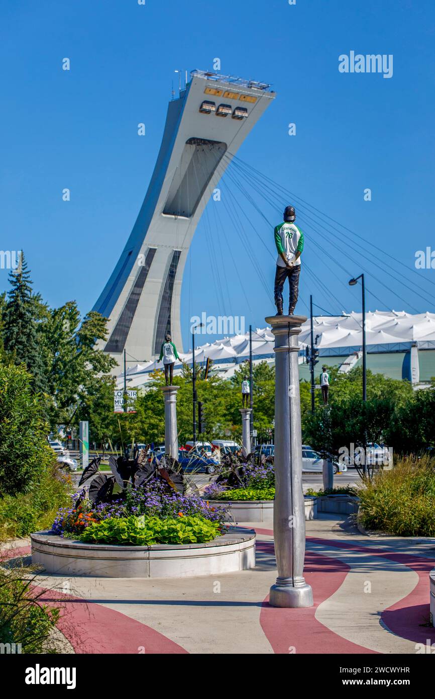 Kanada, Provinz Quebec, Montreal, Rosemont, Parc Guido-Nincheri, künstlerische Installationsarbeit von Jean-Robert Drouillard, im Hintergrund das Olympiastadion Stockfoto