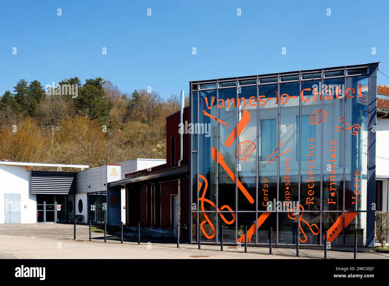 Frankreich, Meurthe et Moselle, Vannes le Chatel, das Europäische Zentrum für Forschung und Ausbildung in Glaskunst (CERFAV), das einzige französische Zentrum, das alle Glasspezialitäten an einem Ort anbietet, die „Gesten-Glasmacher“ sind zum UNESCO-Weltkulturerbe erklärt Stockfoto