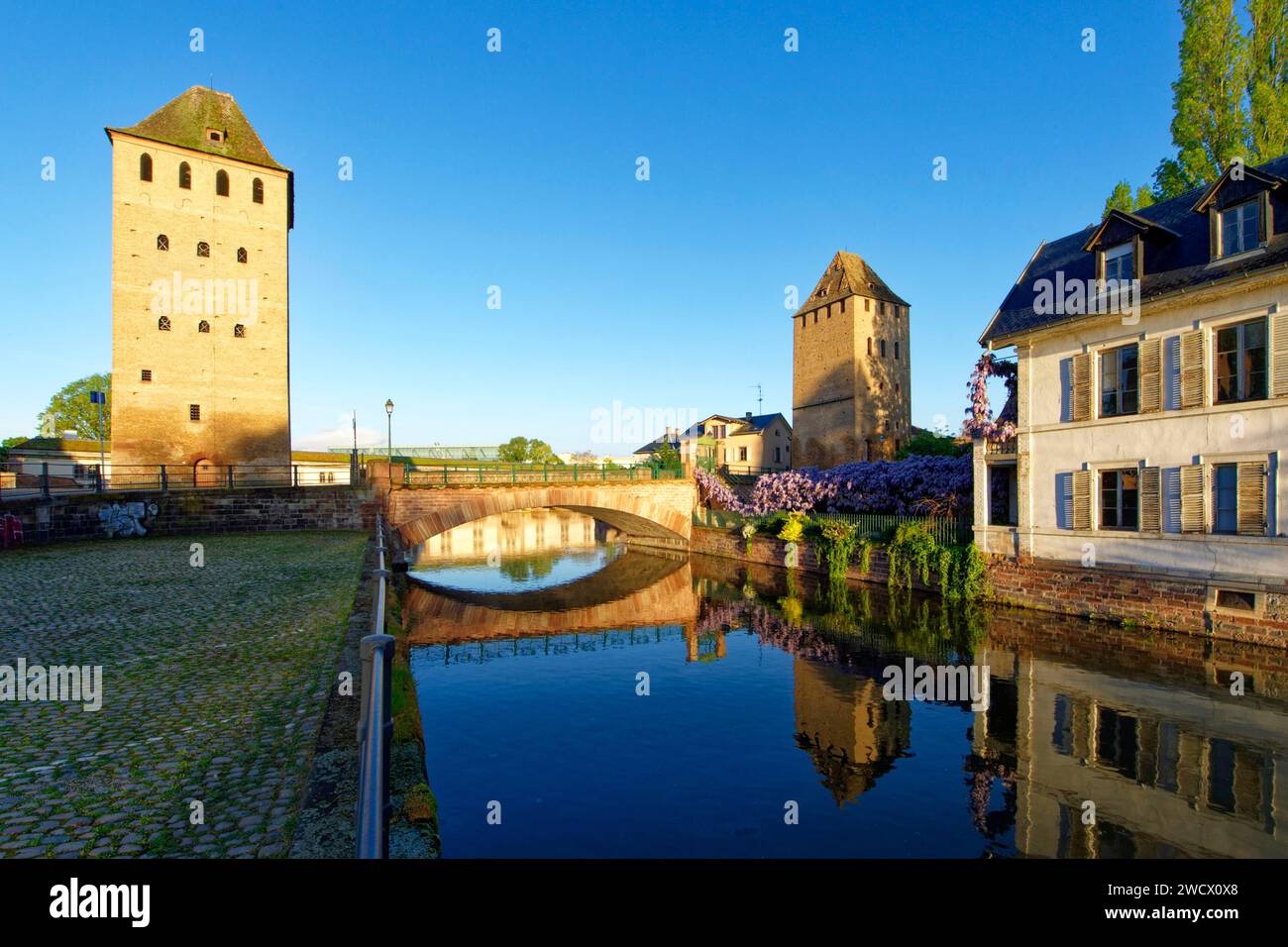 Frankreich, Bas Rhin, Straßburg, Altstadt zum Weltkulturerbe der UNESCO, Petite France, der überdachten Brücken über den Fluss Ill Stockfoto