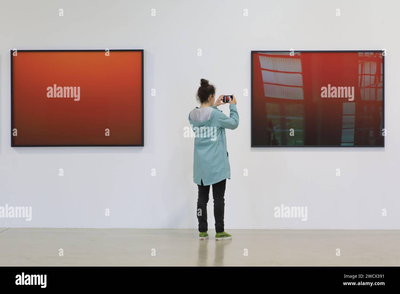 France, Nord, Dunkirk, FRAC Grand Large / Hauts-de-France entworfen von den Architekten Lacaton & Vassal, Installation von Nicolas Floc'h (Unterwasserfotograf) die Farbe des Wassers Stockfoto