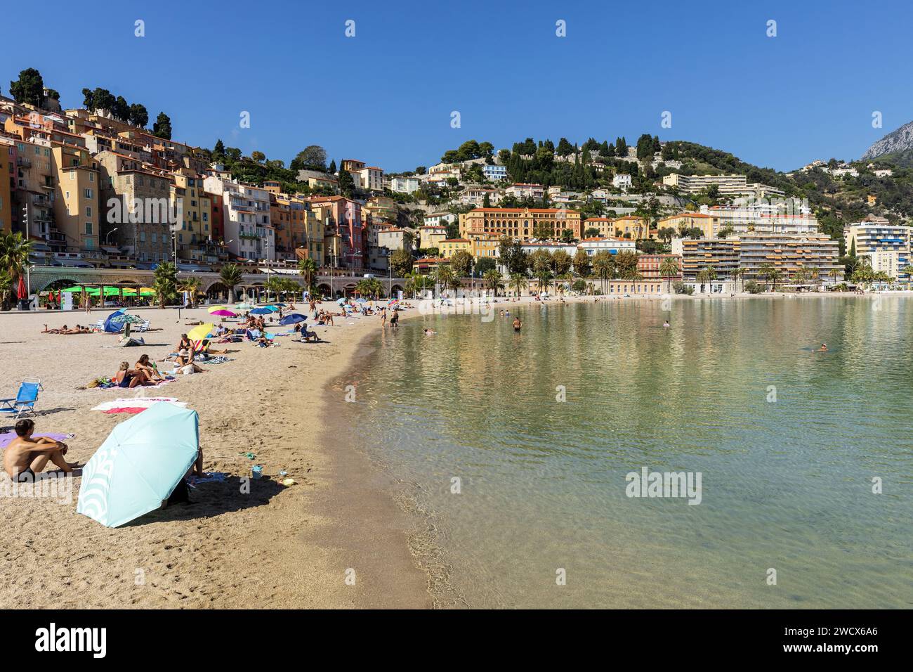 Frankreich, Alpes Maritimes, Menton, Altstadt, Sablettes Beach Stockfoto
