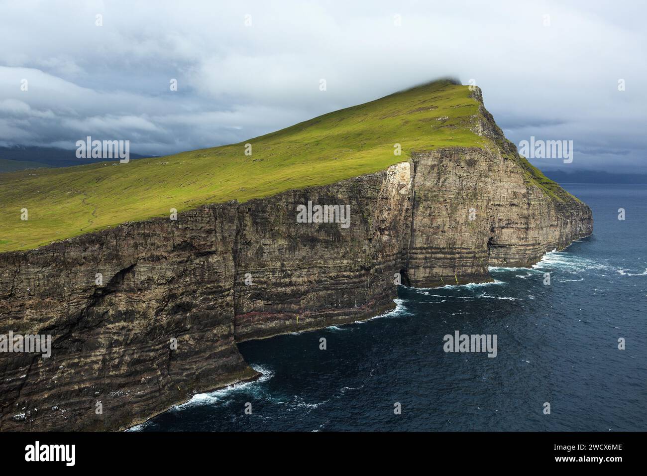 Dänemark, Färöer, Insel Vagar, Klippen von Traelanipa Stockfoto