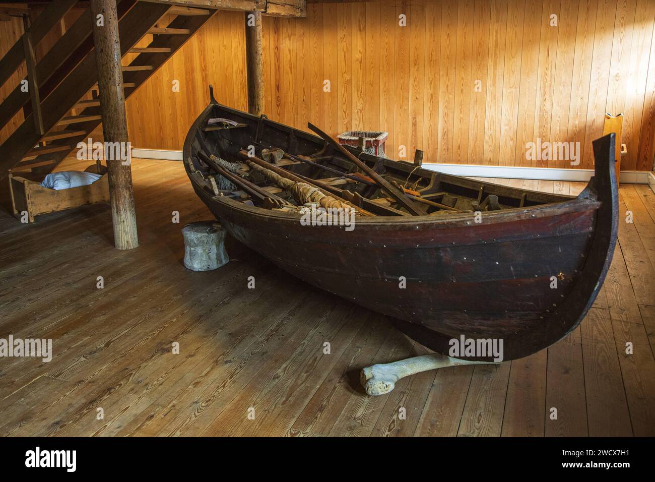 Dänemark, Färöer Inseln, Borðoy Insel, Klaksvik, Nordoya Fornminnasavn Museum Haus, traditionelles Färöer Boot Stockfoto
