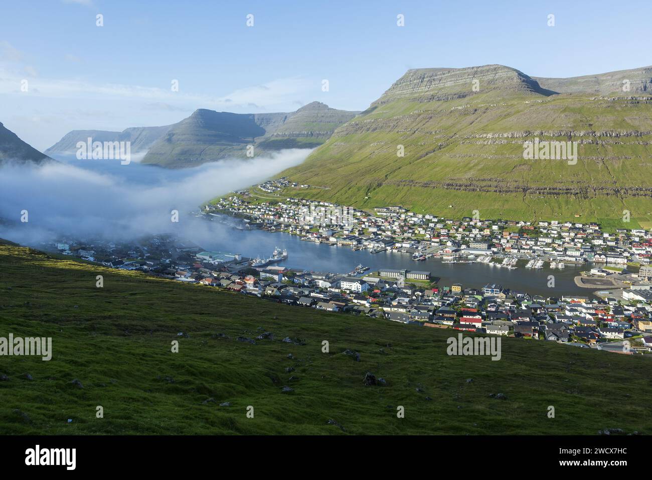 Dänemark, Färöer, Borðoy, Klaksvik, die Stadt vom Berg Klakkur Stockfoto