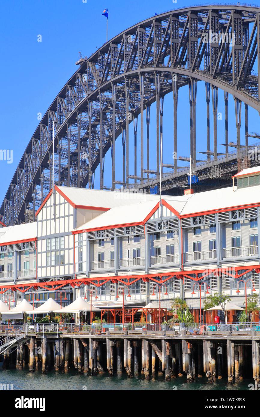 Australien, New South Wales, Sydney, Dawes Point, Pier 1 mit der von John Bradfield erbauten Harbor Bridge (1932) im Hintergrund Stockfoto