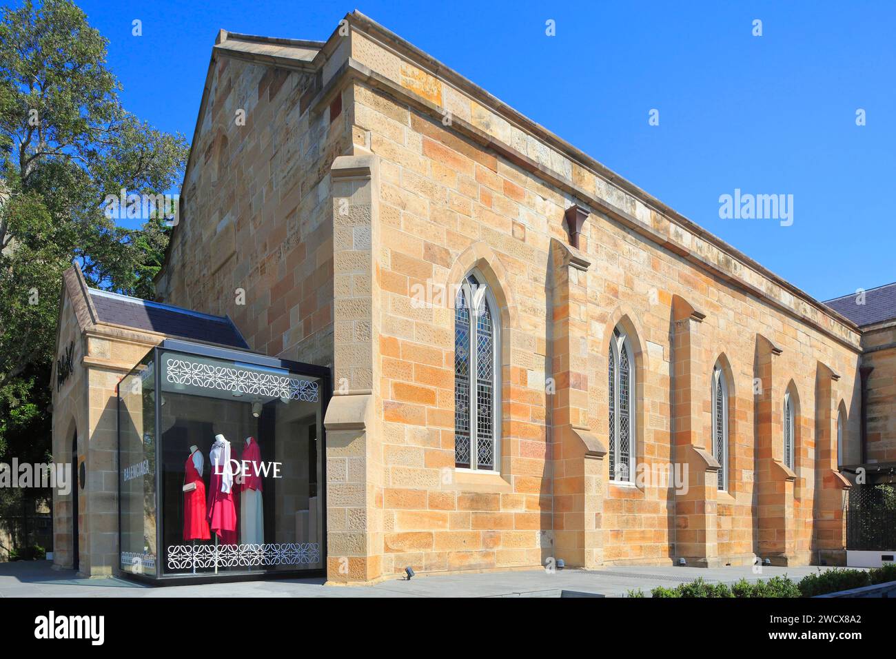 Australien, New South Wales, Sydney, Paddington District, Oxford Street, Salon X Damenmode in einer Kirche von 1845 (St. Johns Church) Stockfoto