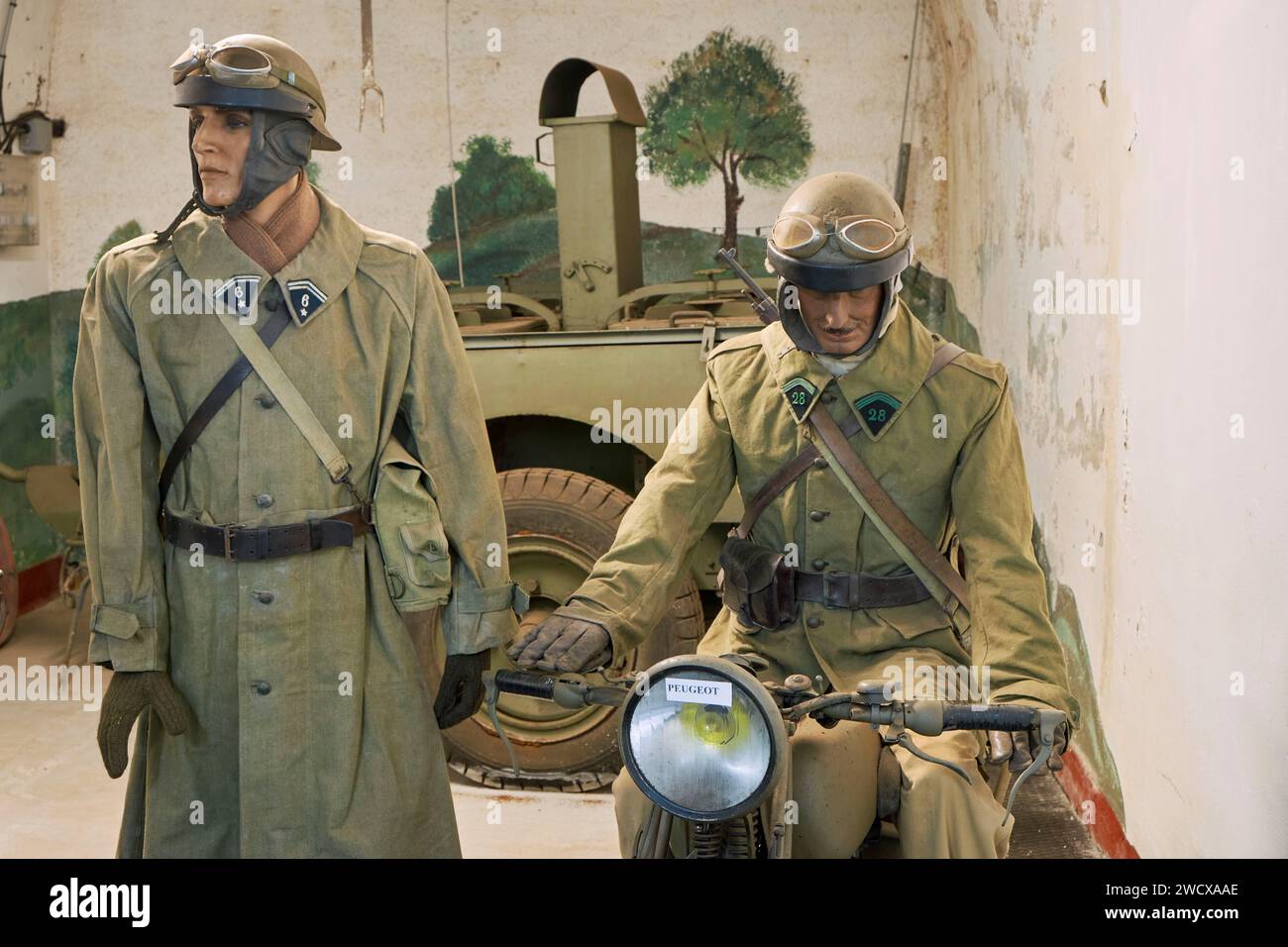 Frankreich, Mosel, Veckring, das Hackenberg-Werk, Befestigungsteil der Maginot-Linie, Radfahrer Stockfoto