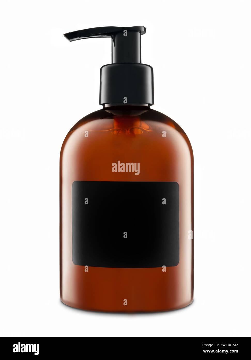 Pumpenflasche aus dunklem Kunststoff mit leerem schwarzen Etikett für Modell. Stockfoto