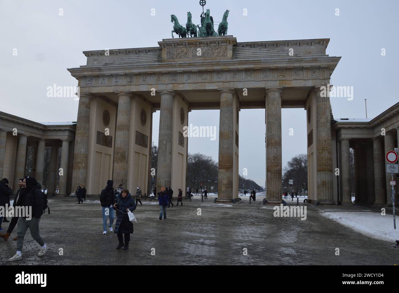 Berlin, Deutschland - 17. Januar 2024 - Brandenburger Tor an einem Wintertag. (Foto: Markku Rainer Peltonen) Stockfoto