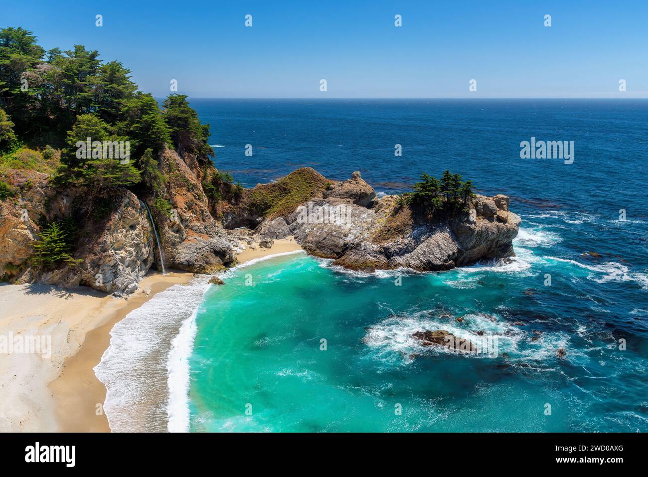 Wunderschöner kalifornischer Strand in Big Sur. Kalifornien Stockfoto