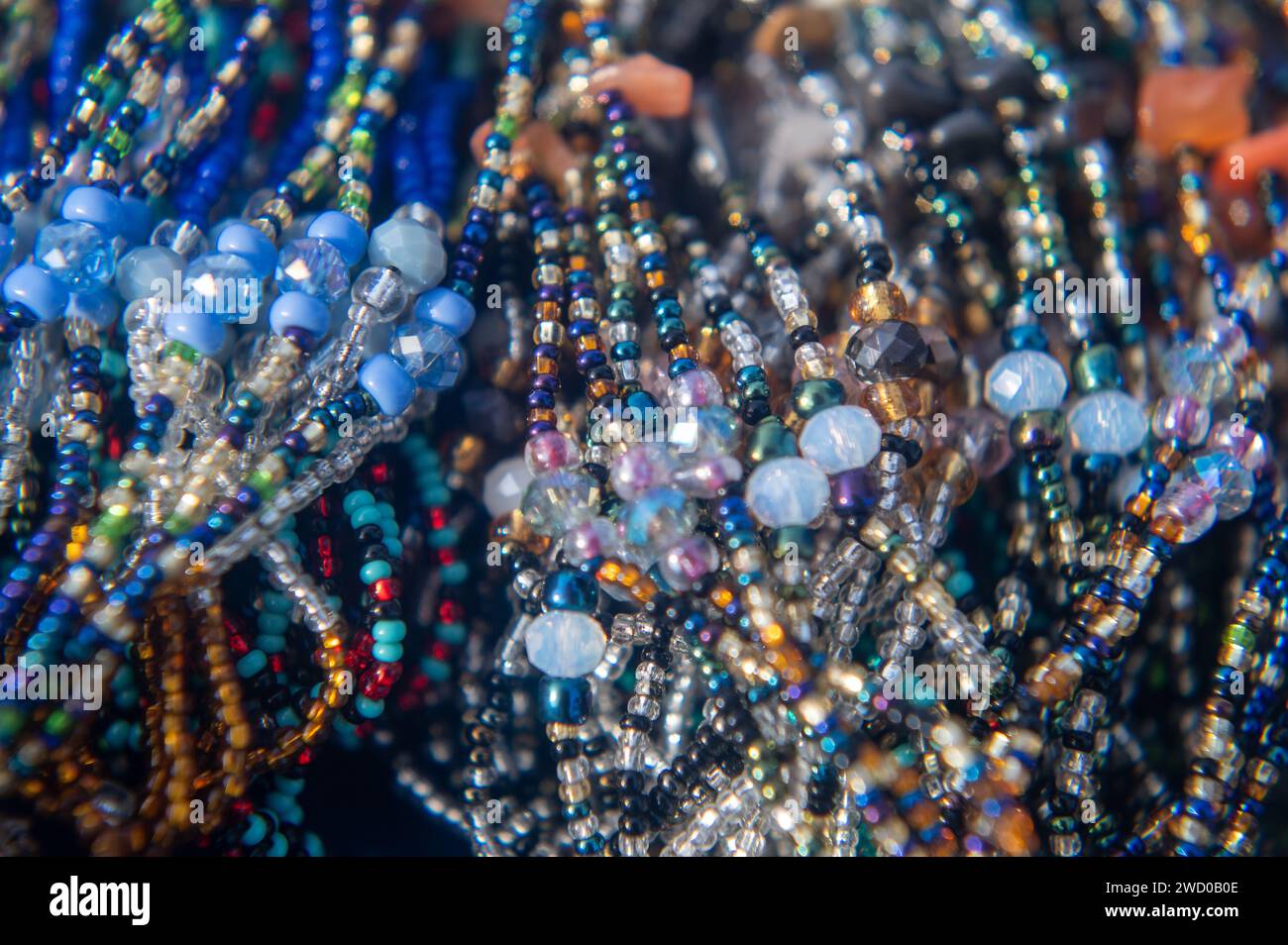 Nahaufnahme von bunten Glasperlen Stockfoto