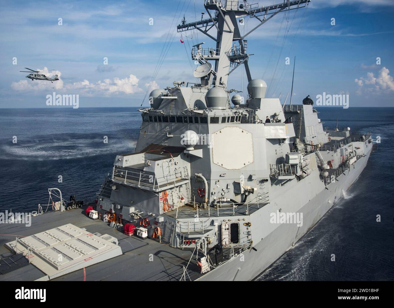 Die USS Wayne E. Meyer durchquert das Südchinesische Meer. Stockfoto